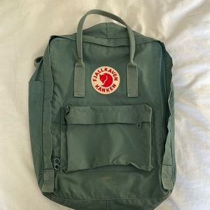 Fjallraven Kanken backpack green